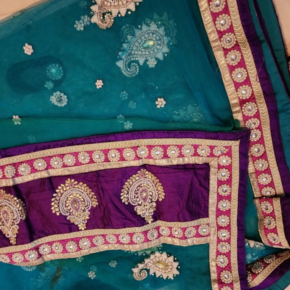 Stunning Emerald Green, Fuchsia & Purple Net Saree with Pearl Embroidery - Picture 3 of 4